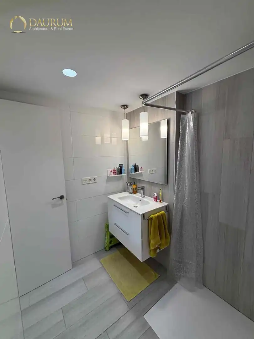 Baño de Piso en venta en Cullera con Aire acondicionado, Terraza y Piscina