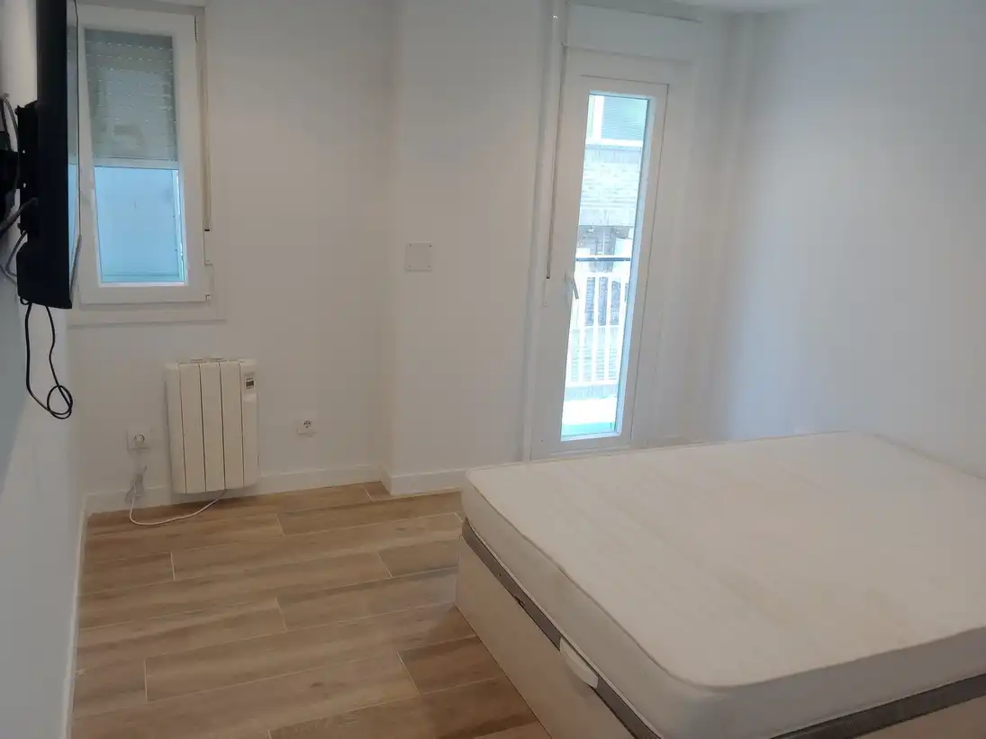 Bedroom of Flat for sale in Madrid  with Air Conditioner, Heating and Terrace