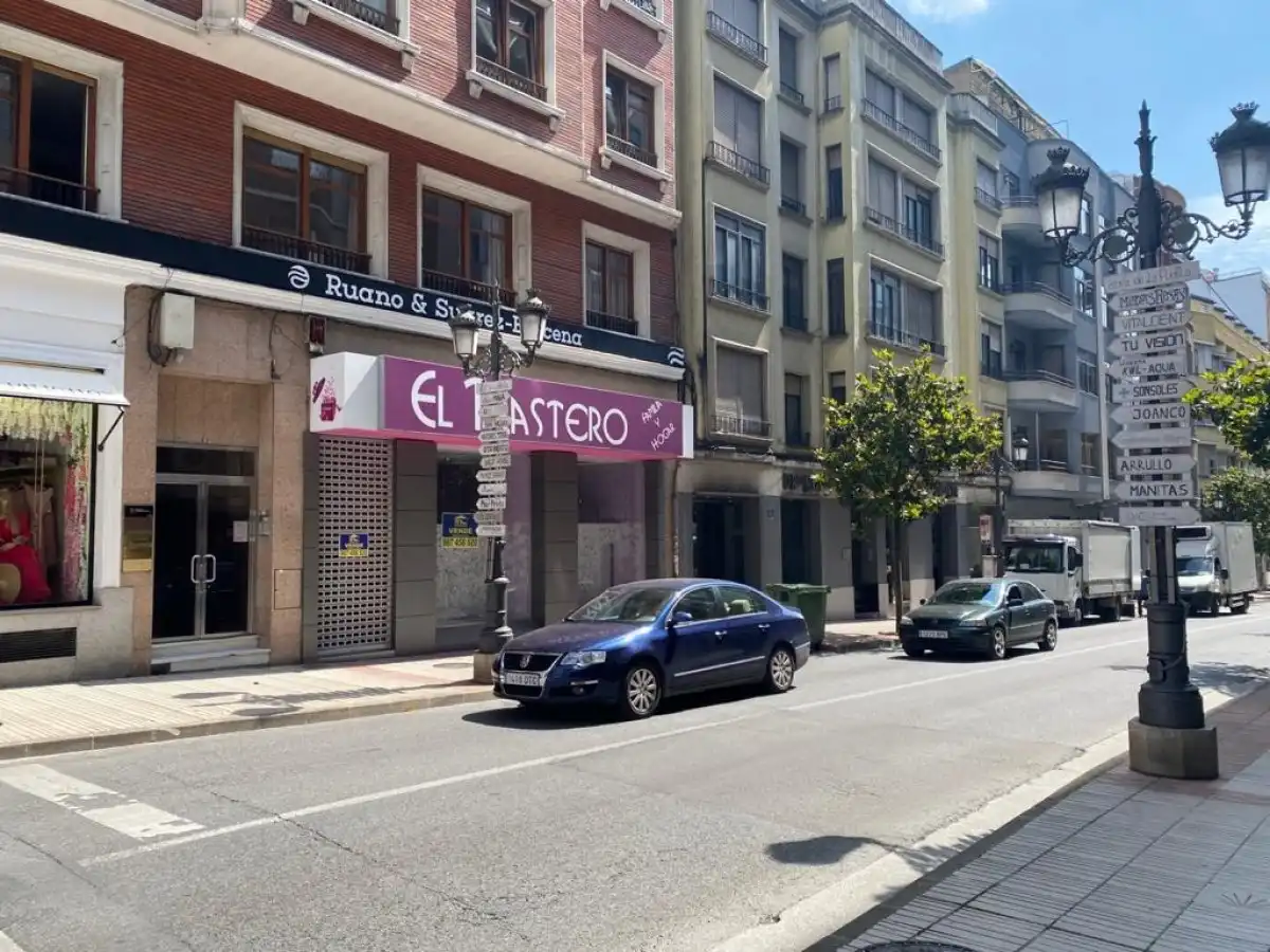 Local comercial en venda a Centro, imagen 2
