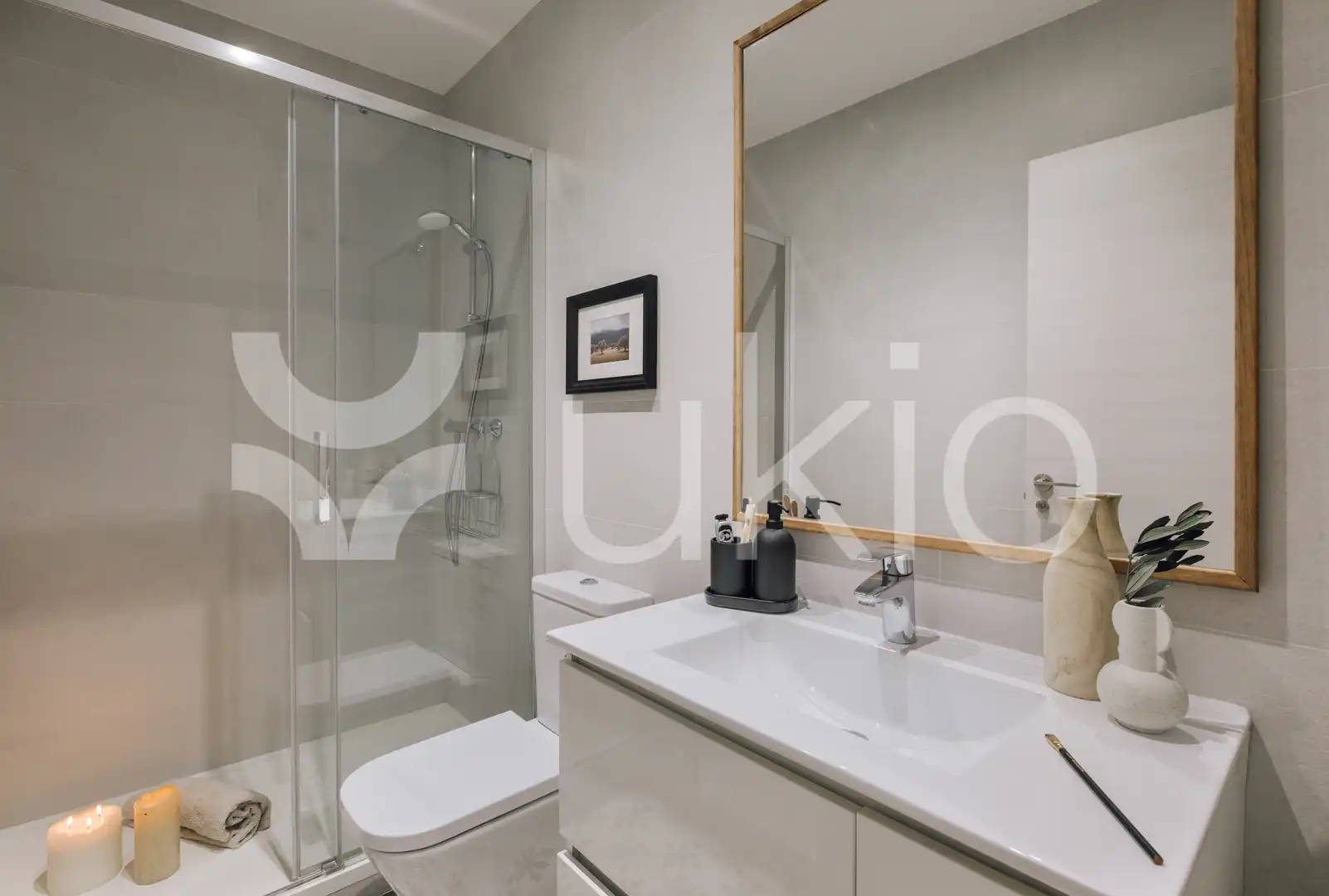 Bany de Apartament de lloguer en Barcelona amb Aire condicionat, Calefacció i Moblat