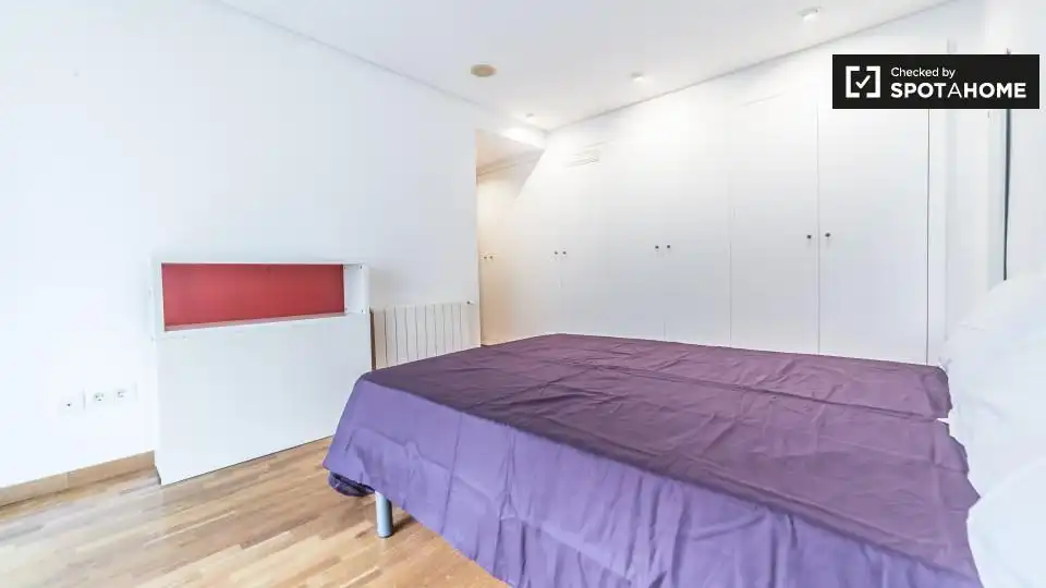 Habitación de Piso de alquiler en Valencia con Aire acondicionado, Calefacción y Amueblado