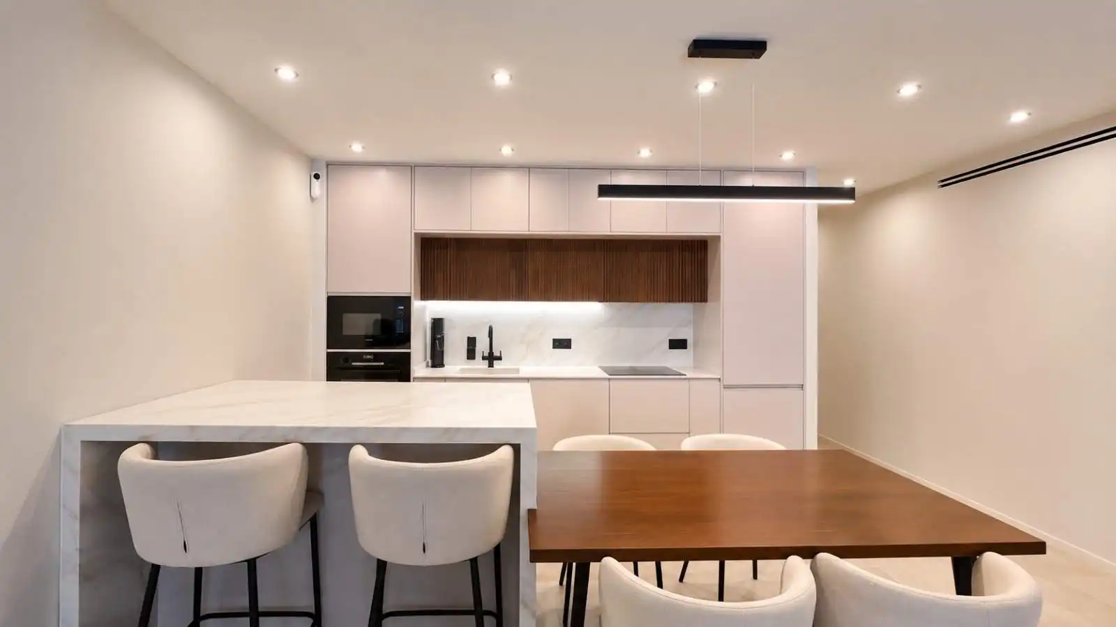 Apartament amb piscina en venda a Calle CALIFA-UR NVA ANDALUCIA
