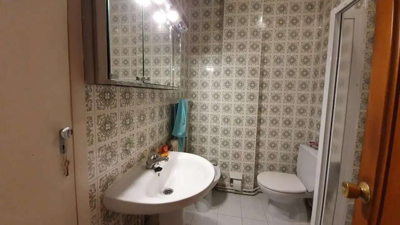 Bathroom of Flat for rent in Ourense Capital   with Heating, Furnished and Balcony