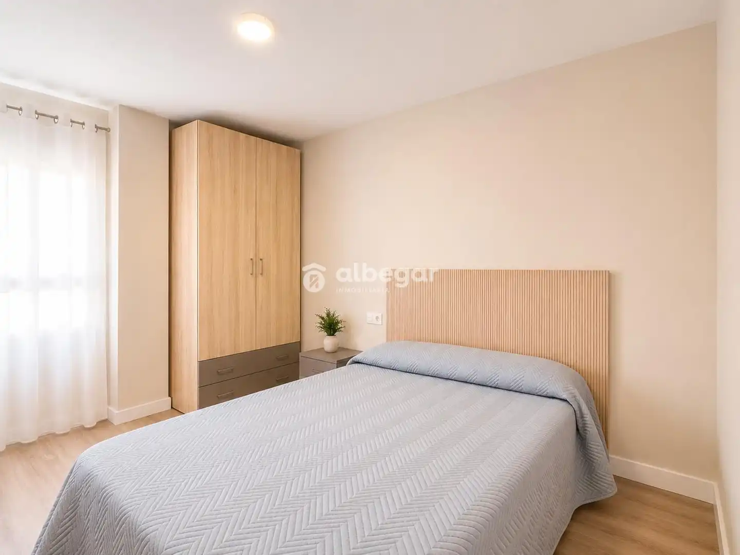 Habitación de Piso en venta en Valencia con Amueblado