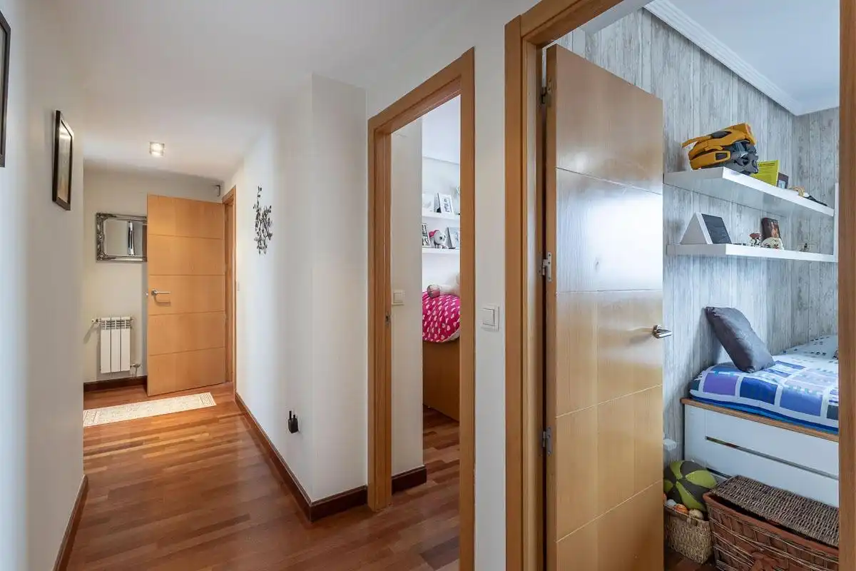 Flat for sale in Granada  with Air Conditioner and Storage room