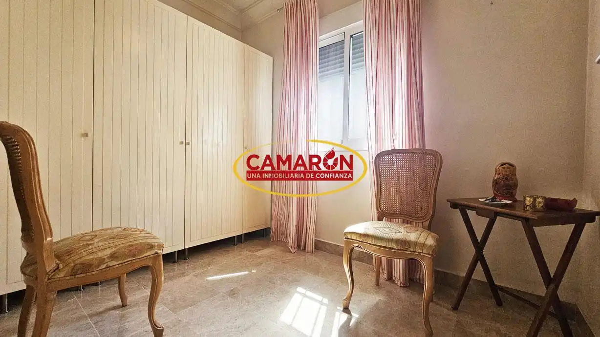 Habitación de Casa adosada en venta en La Puebla del Río con Trastero y Amueblado