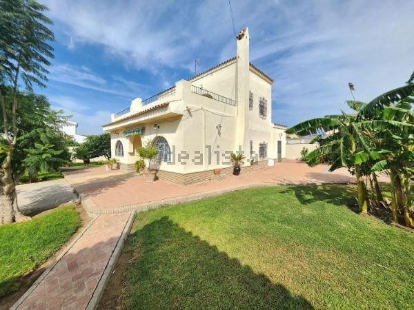 Exterior view of House or chalet for sale in Chiclana de la Frontera  with Air Conditioner, Heating and Private garden