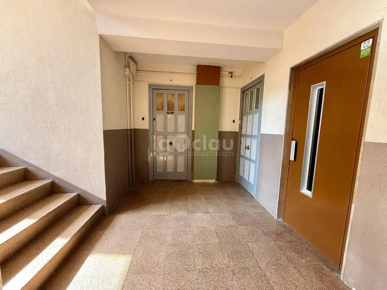 Flat for sale in Vic