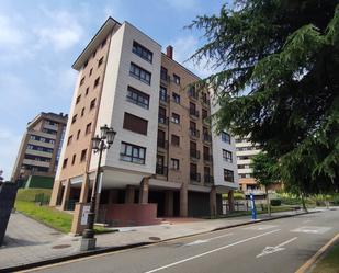 Vista exterior de Pis de lloguer en Oviedo  amb Balcó