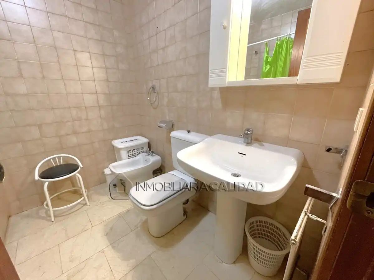 Bathroom of Flat for rent in Burgos  with Heating and Furnished