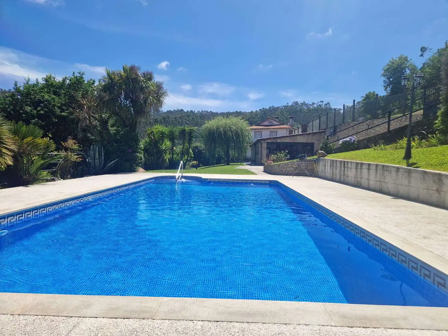 House with pool for sale in Brión, imagen 2