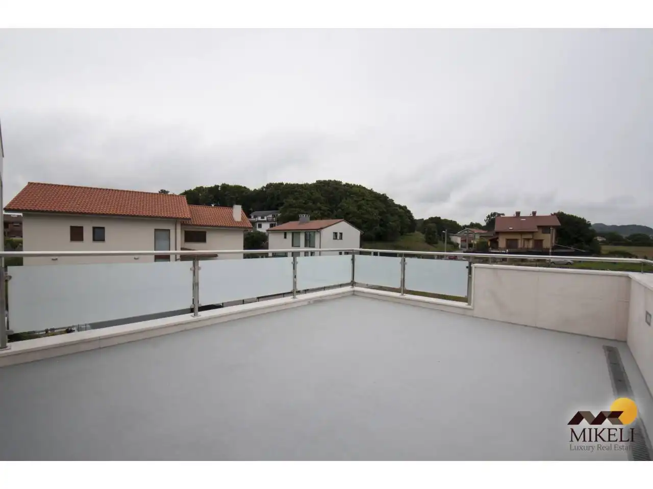 Terraza de Casa o chalet en venta en Santa Cruz de Bezana con Calefacción, Jardín privado y Terraza
