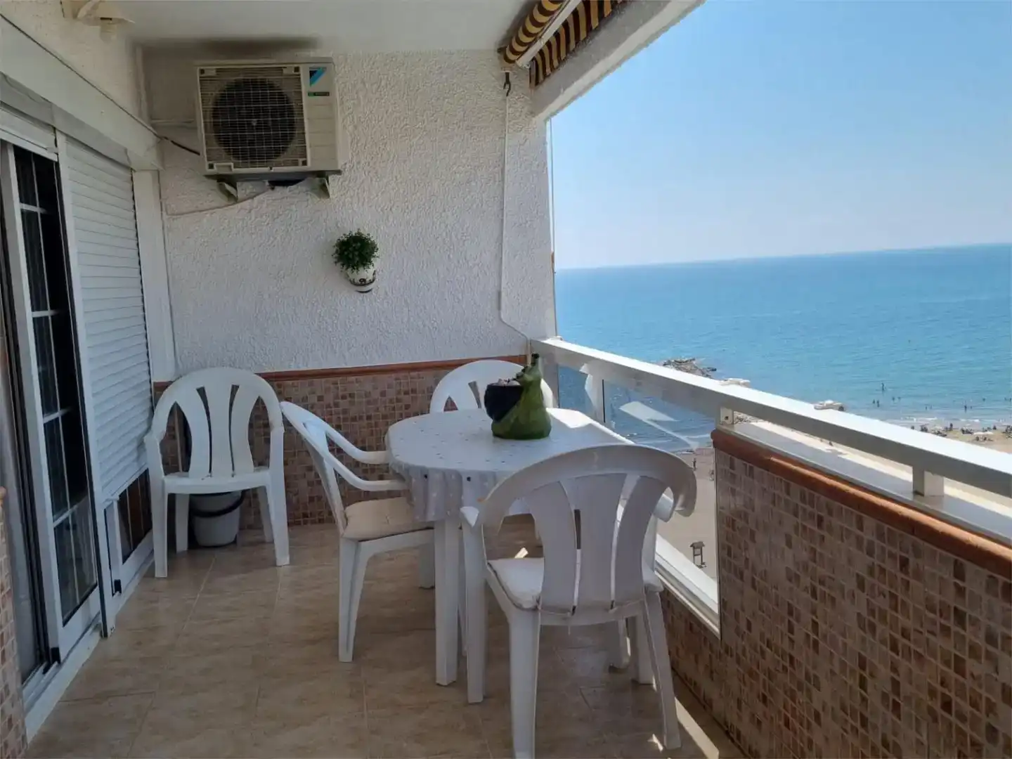 Terrassa de Apartament de lloguer en El Puig de Santa Maria amb Aire condicionat, Jardí privat i Terrassa