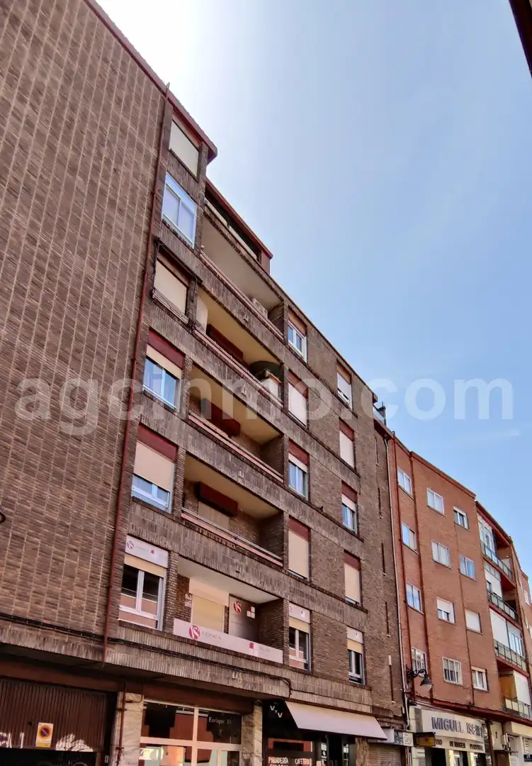 Exterior view of Flat for sale in Valladolid  with Heating, Terrace and Storage room