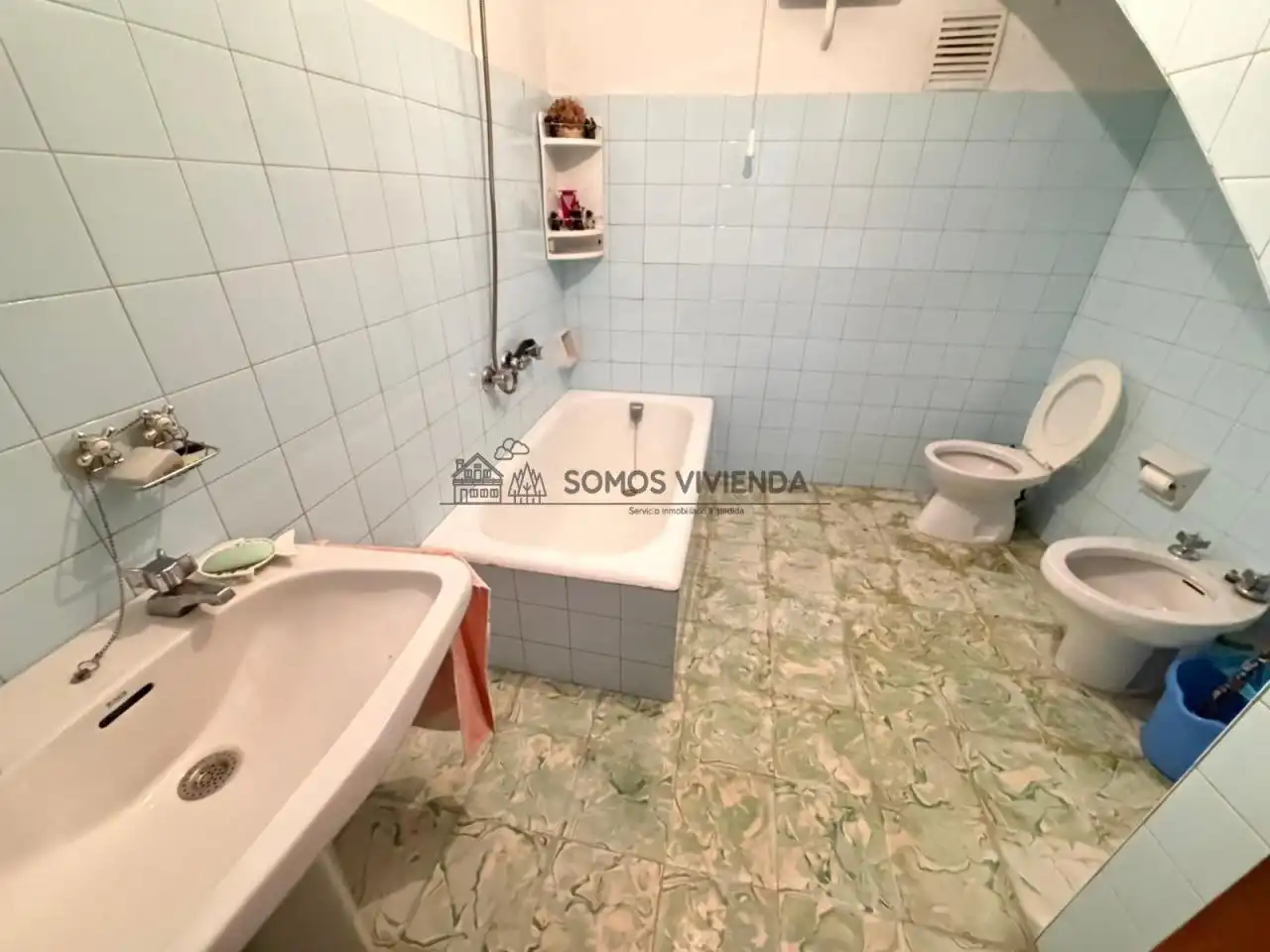 Bathroom of Houses for sale in Ourense Capital   with Terrace and Balcony