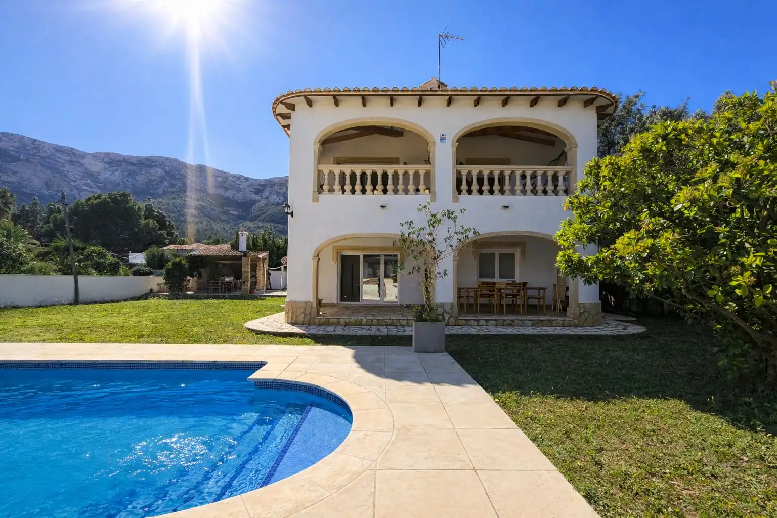 Detached house with pool for sale in El Montgó, imagen 3