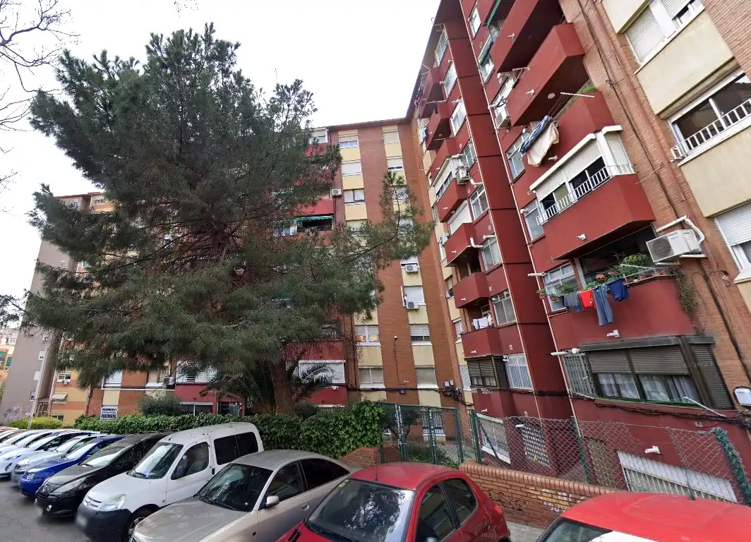 Pis en venda a Atlantida, Llefià
