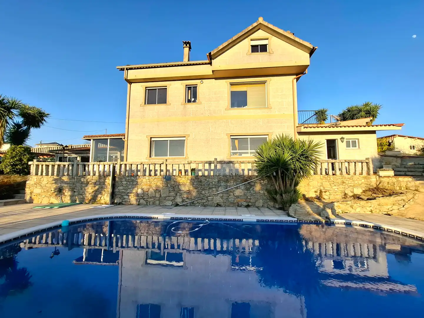 Vista exterior de Casa o xalet en venda en As Neves   amb Calefacció, Jardí privat i Terrassa