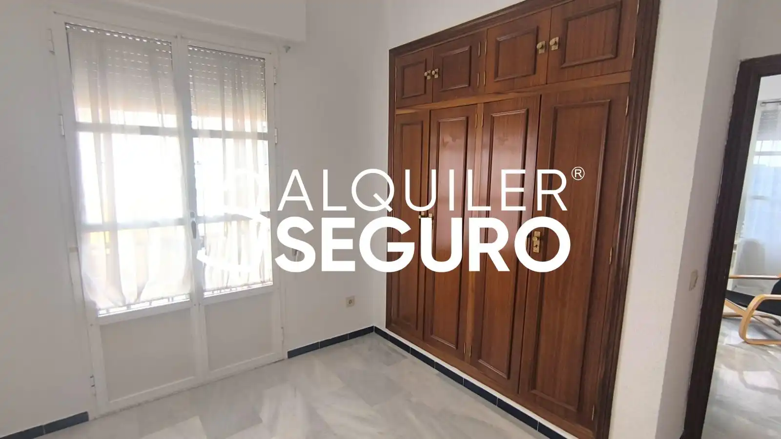 Bedroom of Flat for rent in Sevilla  with Air Conditioner and Furnished