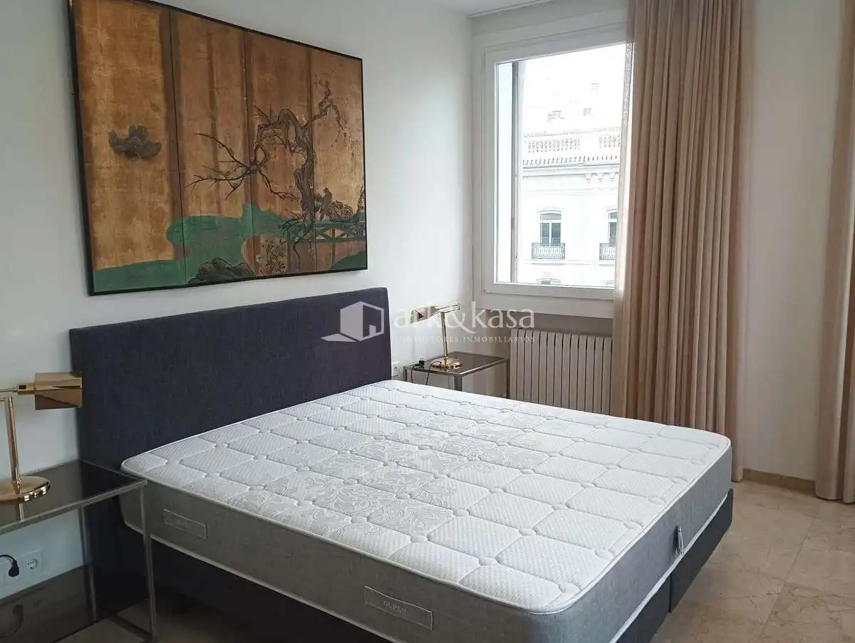 Schlafzimmer von Wohnung zur Miete in Valencia mit Klimaanlage, Heizung und Möbliert