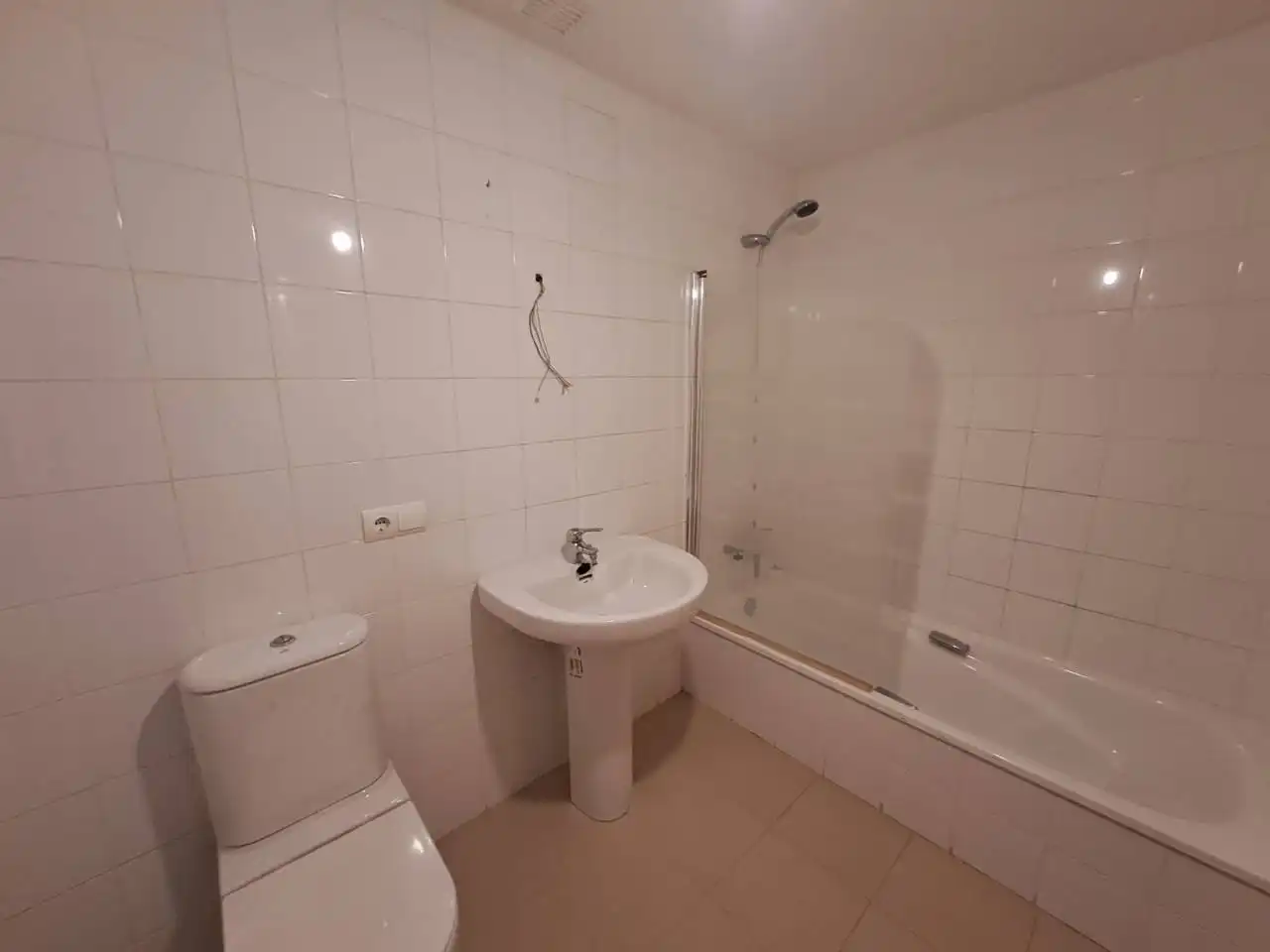 Bathroom of Houses for sale in Valdorros  with Heating, Private garden and Parquet flooring