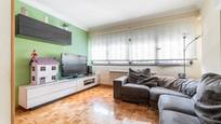 Living room of Flat for sale in  Madrid Capital  with Air Conditioner, Heating and Furnished