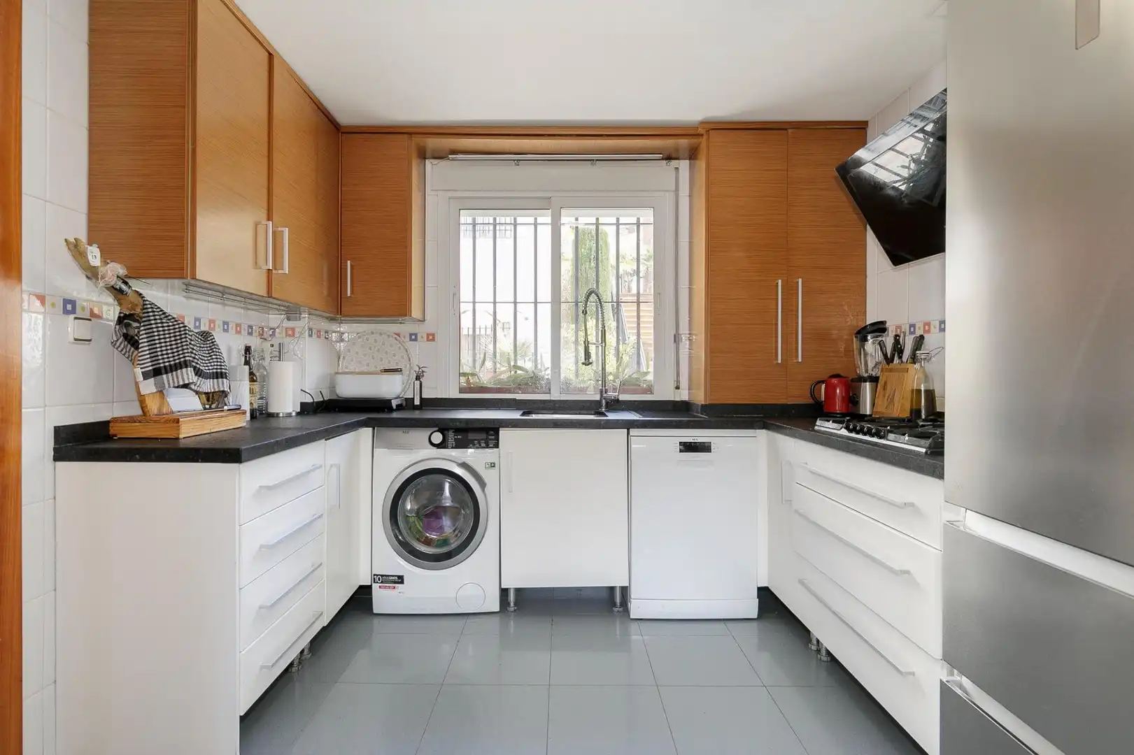 Kitchen of Houses for sale in Granada  with Air Conditioner, Heating and Terrace