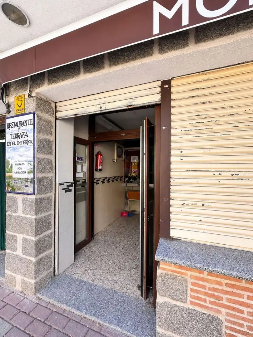 Geschaftsraum zur Miete in El Hoyo de Pinares , Ávila