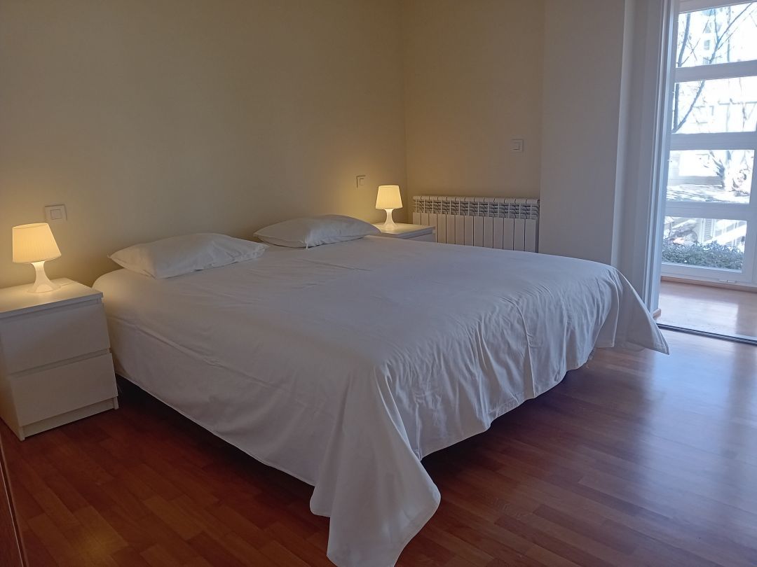 Dormitori de Pis de lloguer en  Logroño amb Calefacció