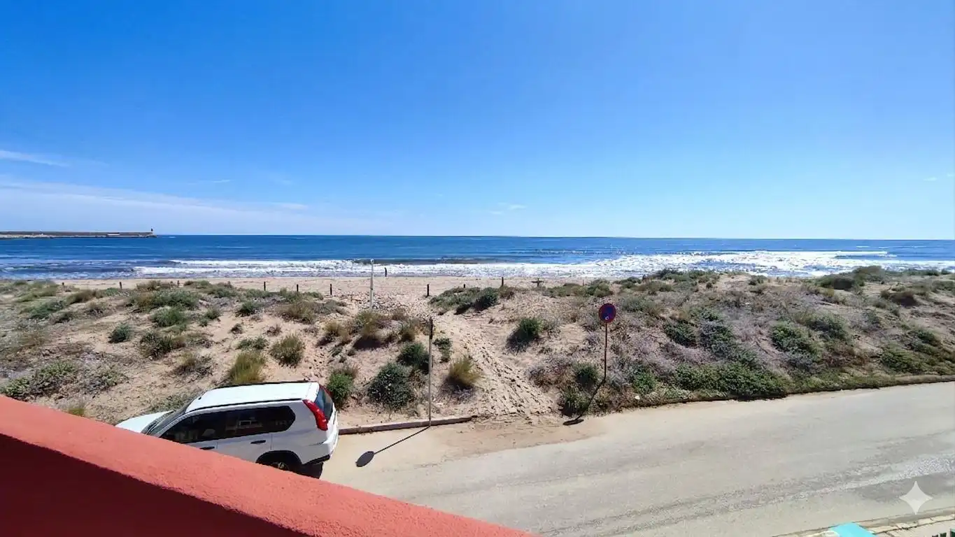 Vista exterior de Casa adosada en venta en Gandia con Aire acondicionado, Jardín privado y Terraza