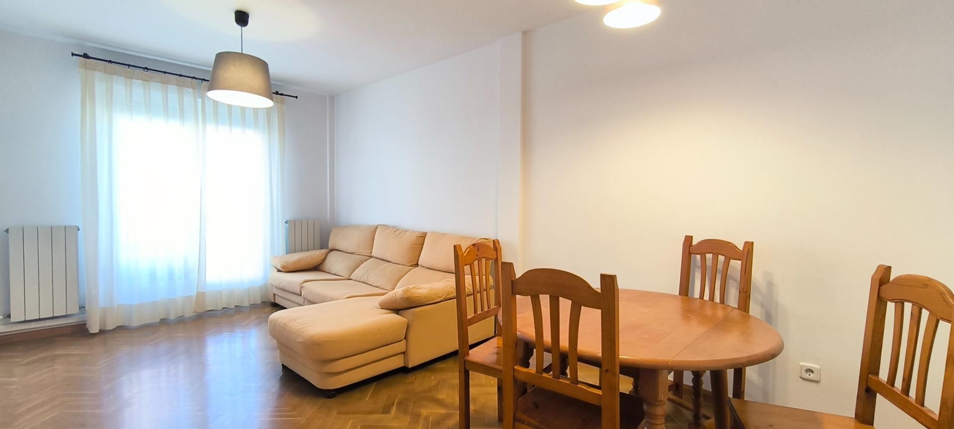 Living room of Flat to rent in  Madrid Capital  with Heating and Balcony