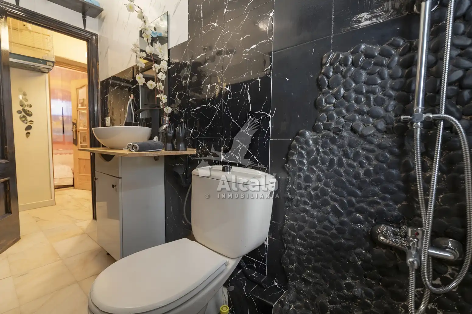 Bathroom of Flat for sale in Campo Real  with Air Conditioner, Heating and Terrace
