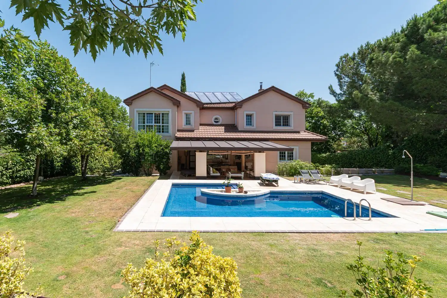 Garden of Houses for sale in Boadilla del Monte  with Air Conditioner, Heating and Storage room