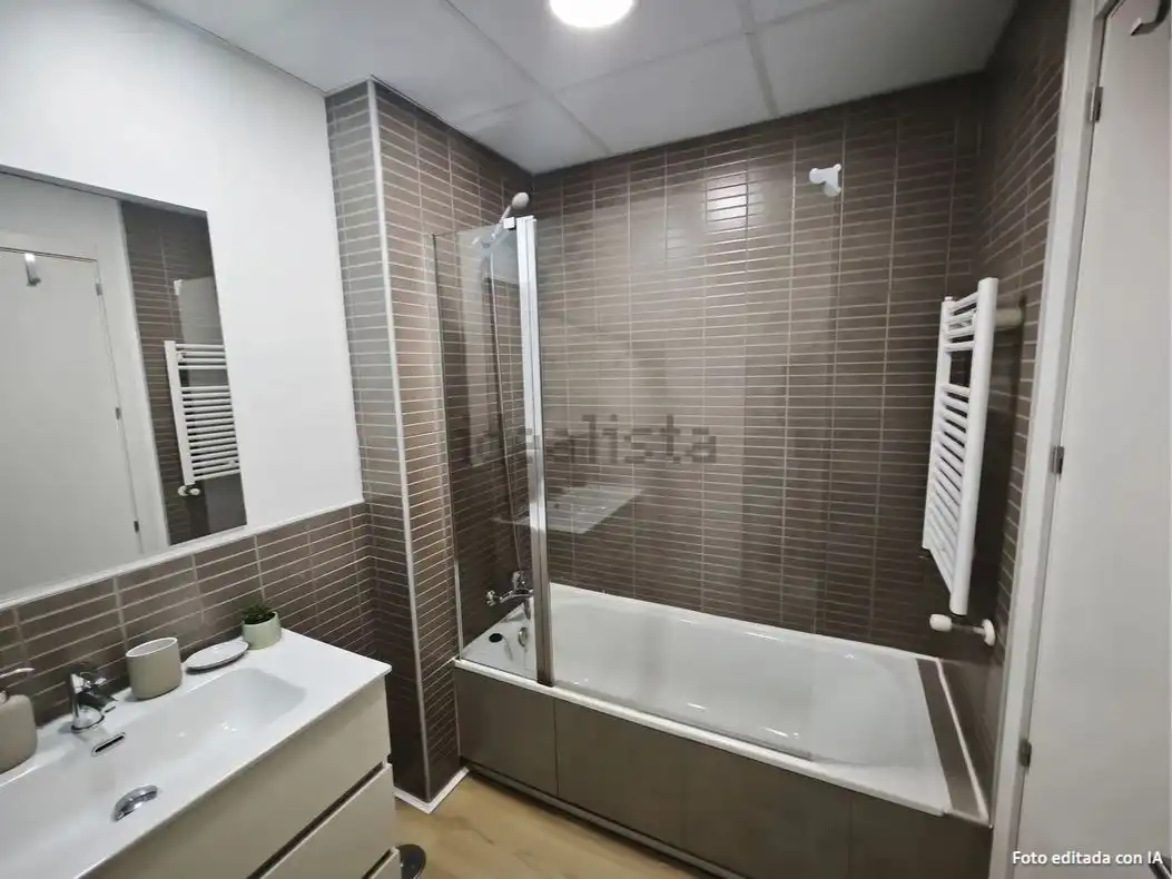 Bany de Pis de lloguer en Torrejón de Ardoz amb Aire condicionat