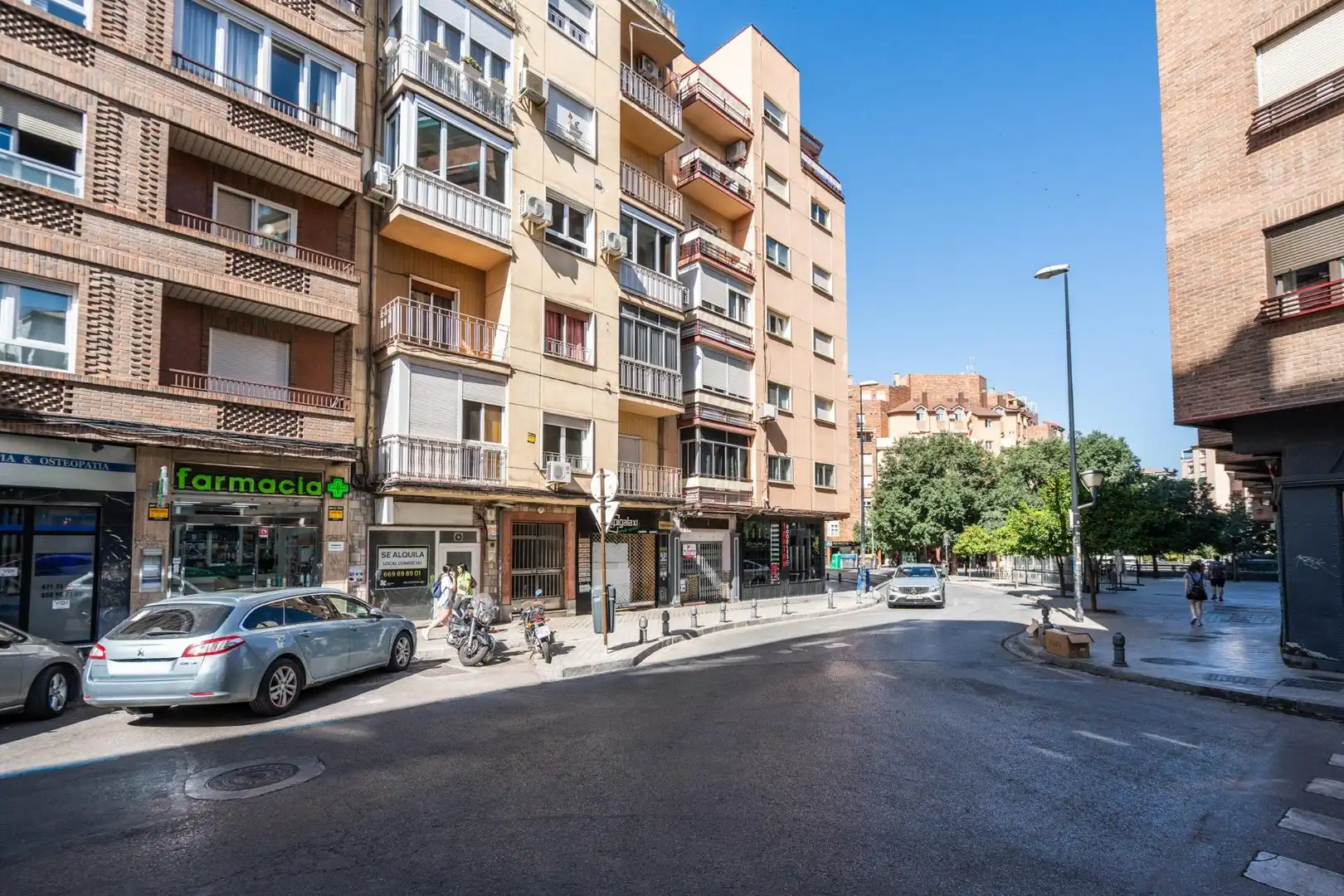 Vista exterior de Piso en venta en Granada con Aire acondicionado, Calefacción y Amueblado