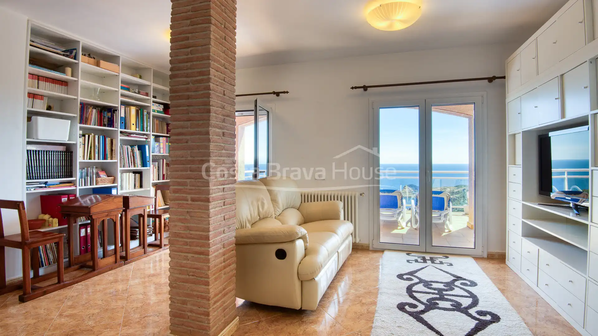 Sala d'estar de Casa o xalet en venda en Begur amb Calefacció, Jardí privat i Terrassa