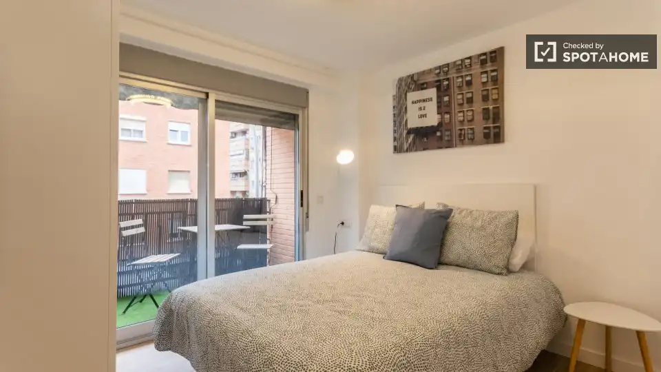 Habitación de Piso de alquiler en Valencia con Aire acondicionado, Calefacción y Amueblado
