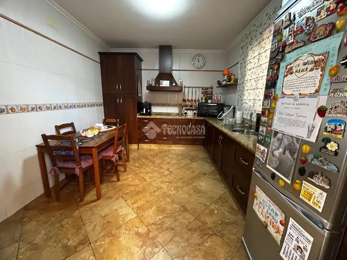 Cocina de Casa adosada en venta en Alcalá del Río con Aire acondicionado
