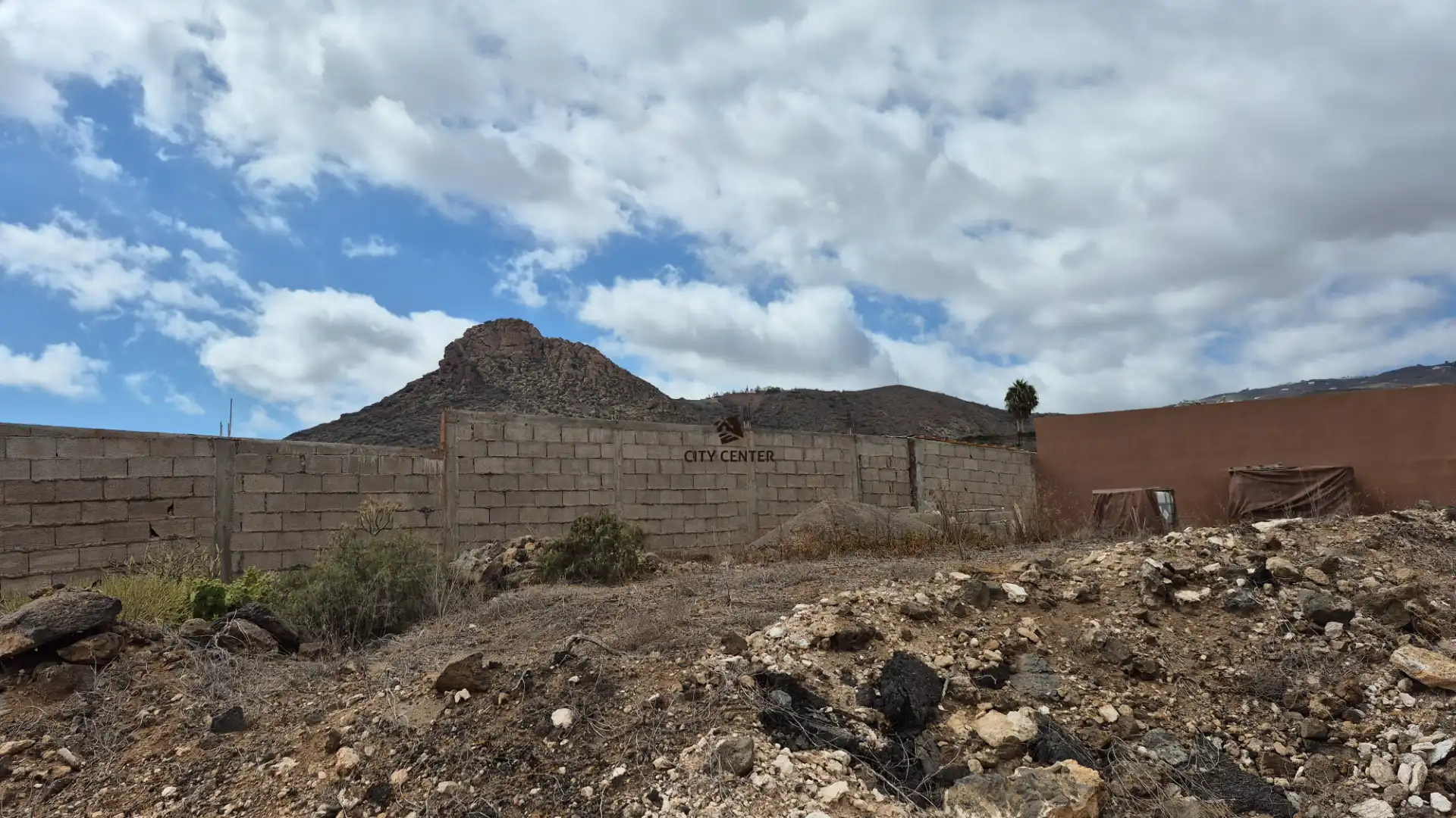 Land for sale in Arona