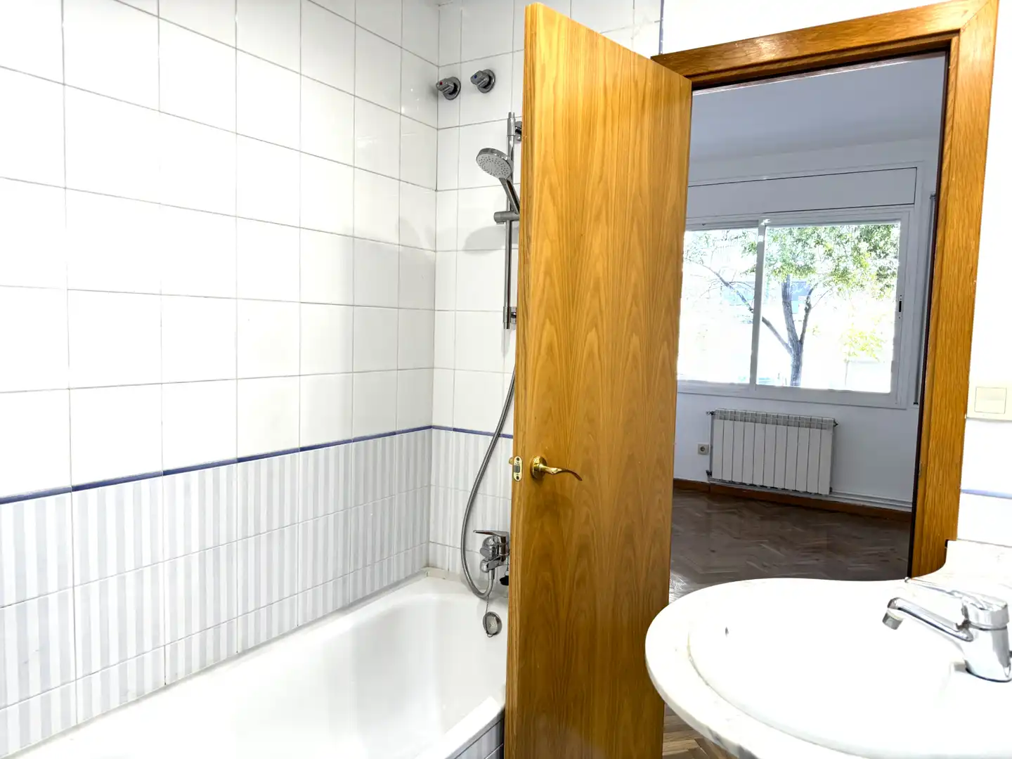 Baño de Piso en venta en Barcelona con Calefacción, Parquet y Horno
