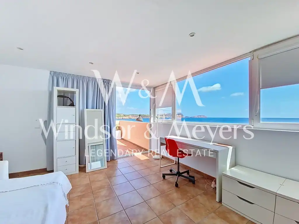 Habitación de Apartamento en venta en Santa Eulària des Riu con Aire acondicionado, Amueblado y Piscina comunitaria