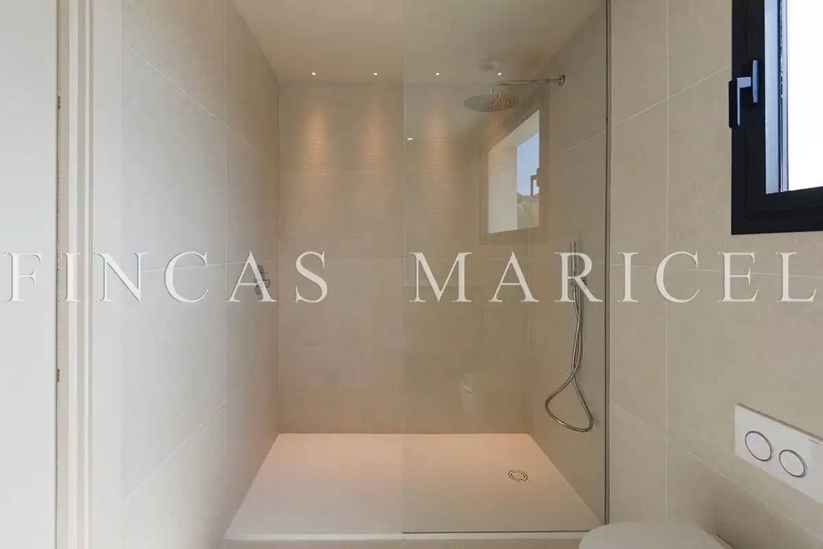 Bathroom of Houses for sale in Sitges  with Air Conditioner, Heating and Private garden