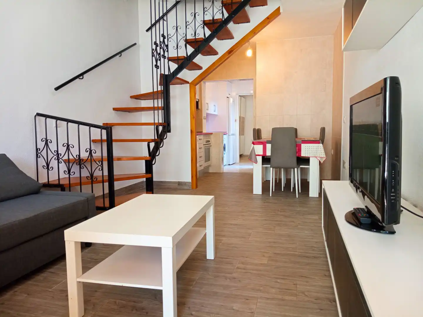 Casa adosada en venta en Los Alcázares con Terraza, Trastero y Amueblado