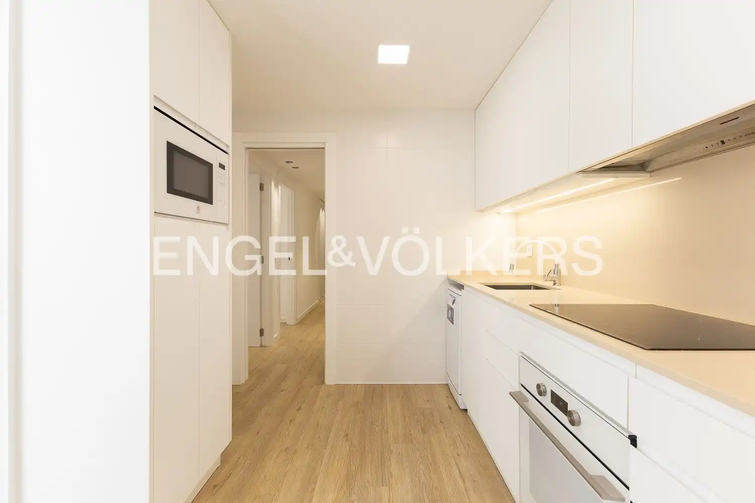 Kitchen of Flat for rent in Valencia  with Air Conditioner, Heating and Terrace