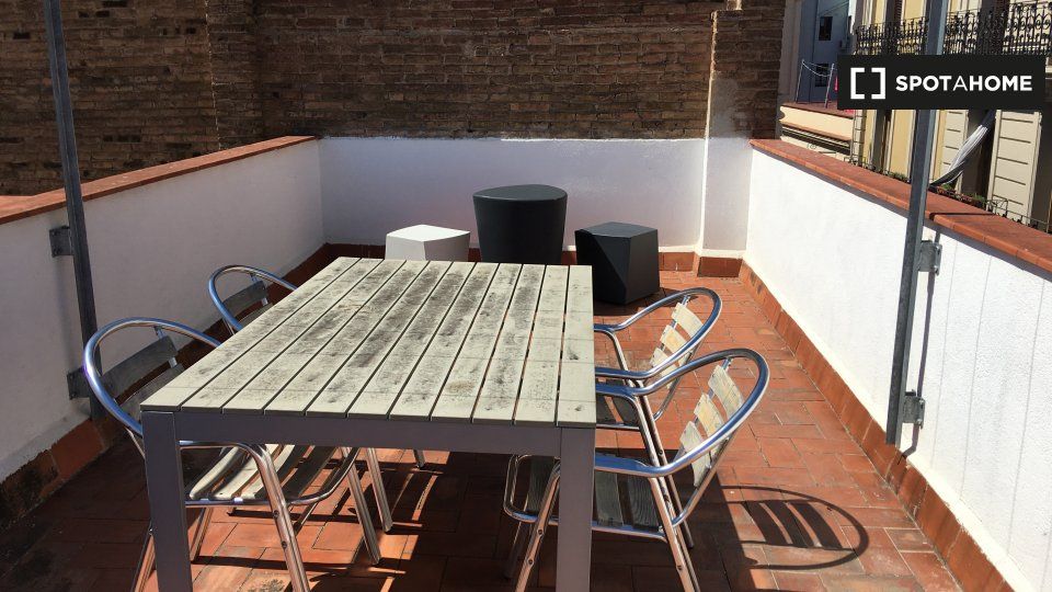 Terrassa de Pis de lloguer en  Barcelona Capital amb Aire condicionat, Calefacció i Moblat