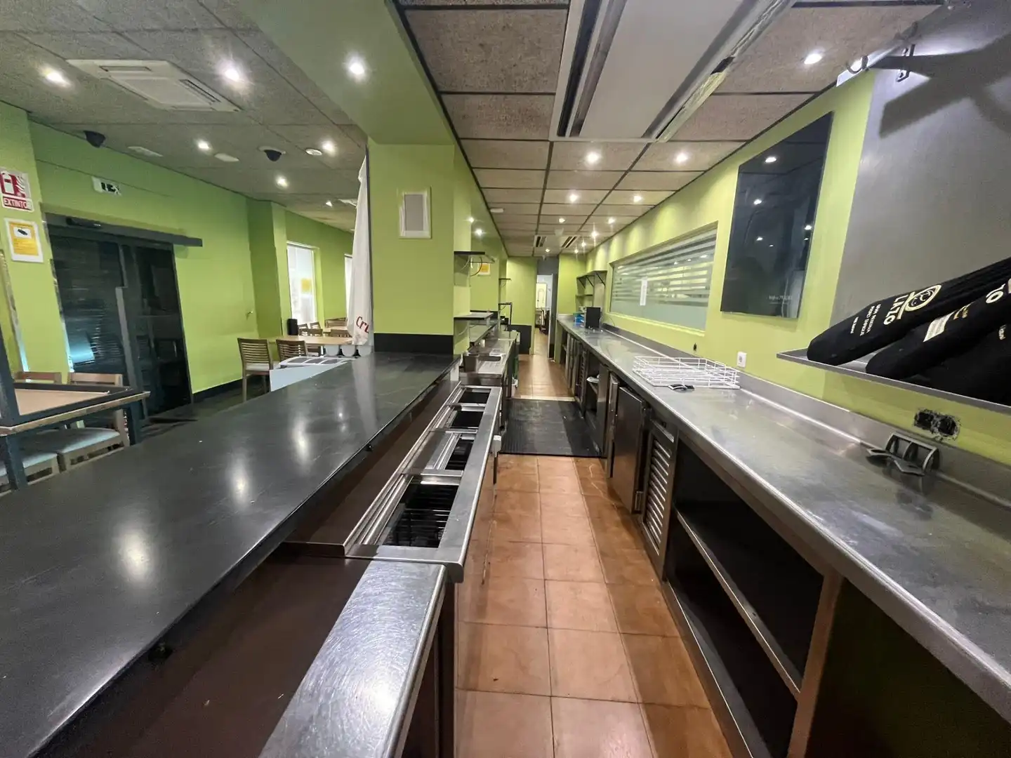 Cocina de Local en traspaso en Sevilla con Amueblado