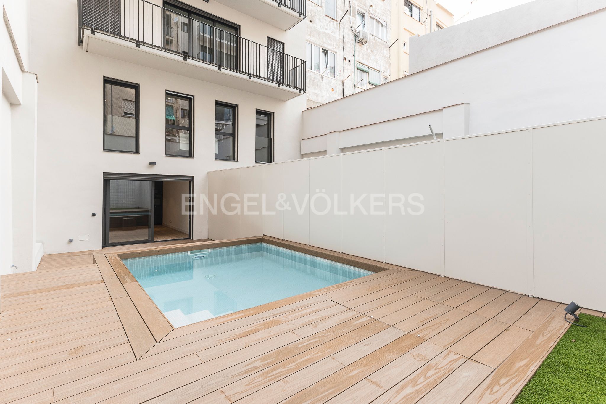 Piscina de Apartament en venda en  Barcelona Capital amb Aire condicionat, Calefacció i Jardí privat