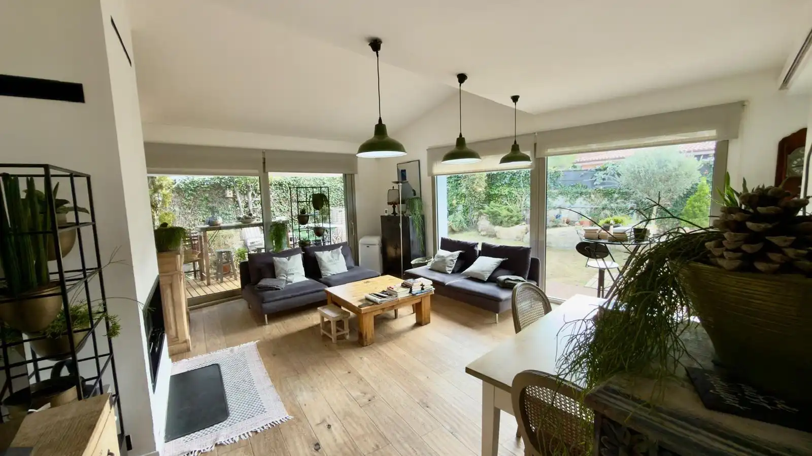 Sala d'estar de Casa o xalet en venda en Castellolí amb Calefacció, Jardí privat i Terrassa