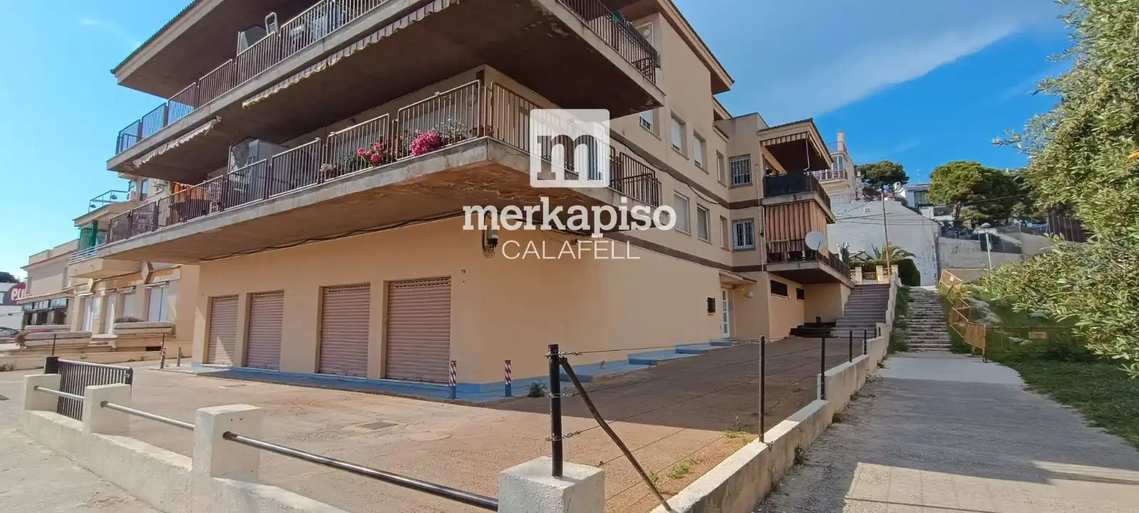 Außenansicht von Wohnung zum Verkauf in Calafell mit Terrasse und Abstellraum
