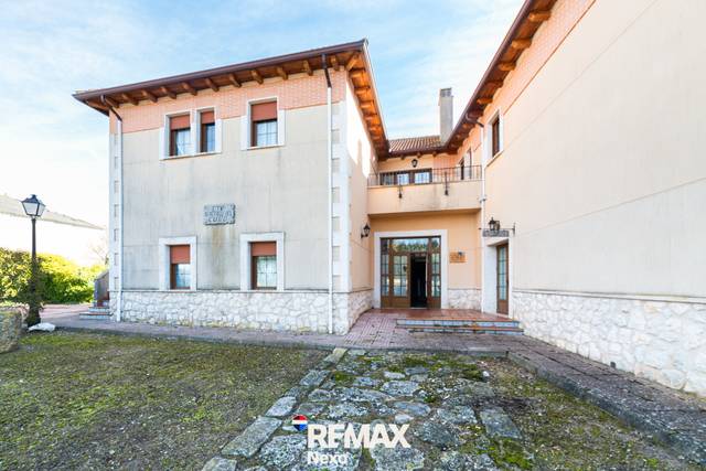 Edificio en Venta en Carretera Encinas, 12 en San Llorente